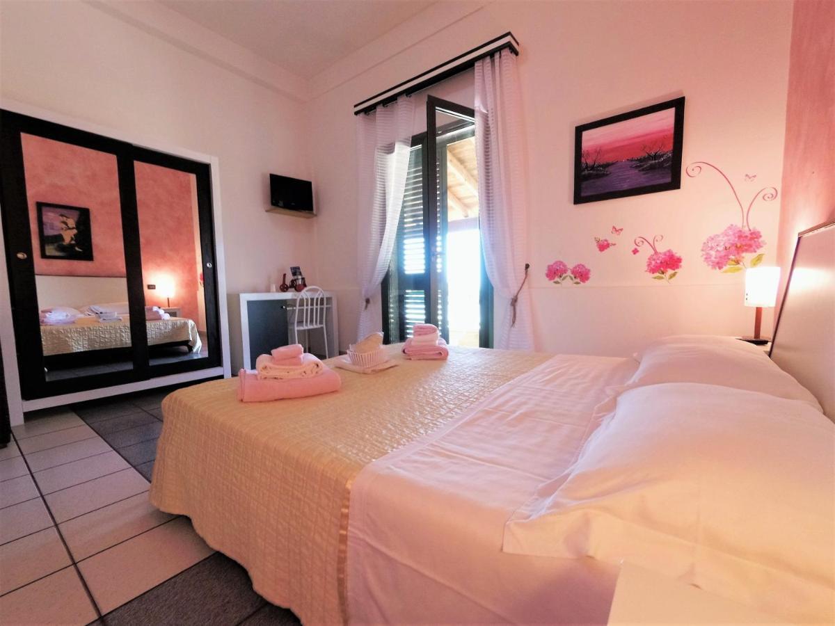 Hotel Alba Chiara Sant'Andrea Salento Exterior photo