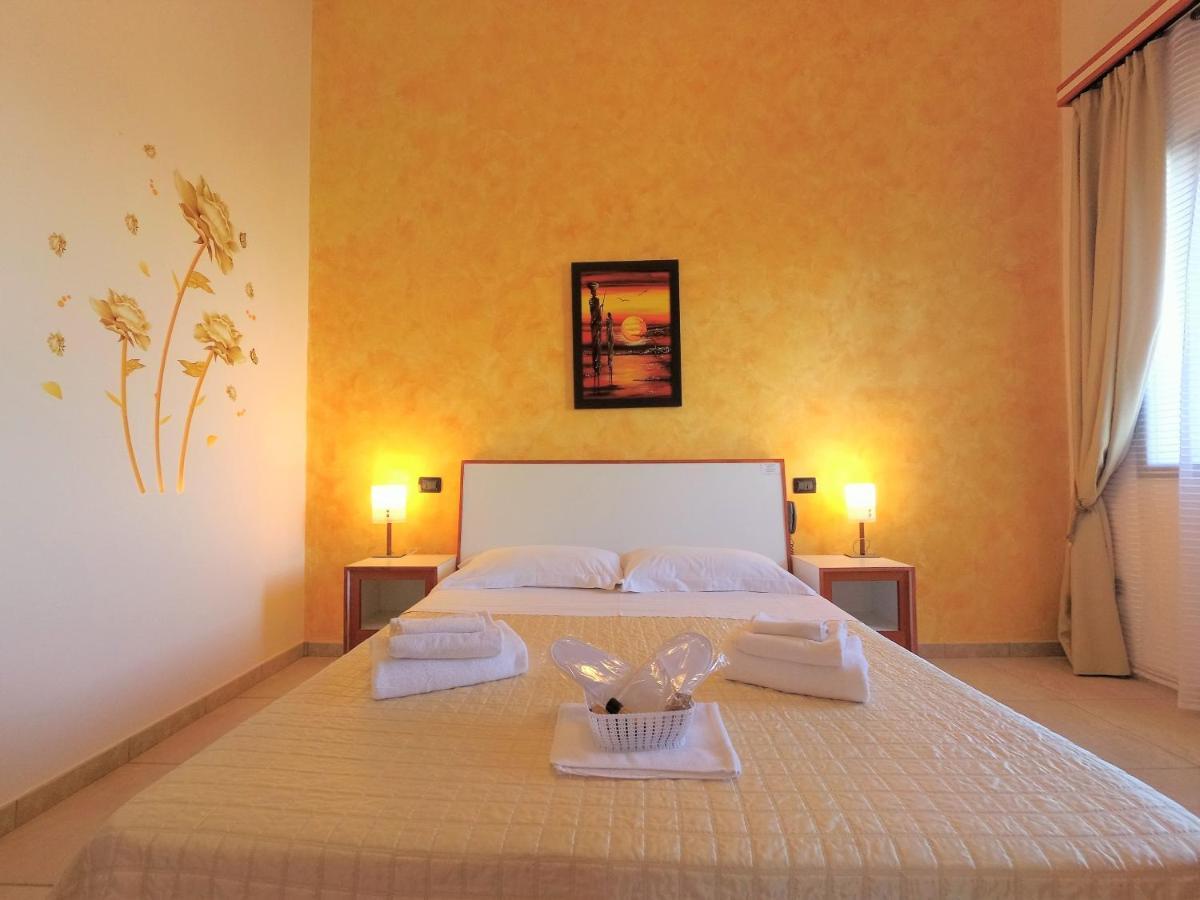 Hotel Alba Chiara Sant'Andrea Salento Exterior photo
